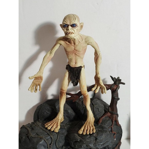The Lord Of The Rings NLP Gollum Smeagol with rock and Sauron Figures 2003 - Picture 2 of 12